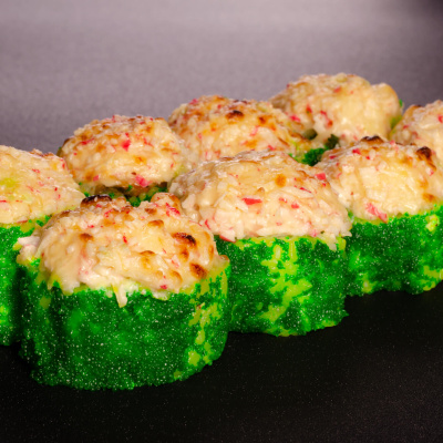 Ролл запеченный с мидиями и крабовым мясом