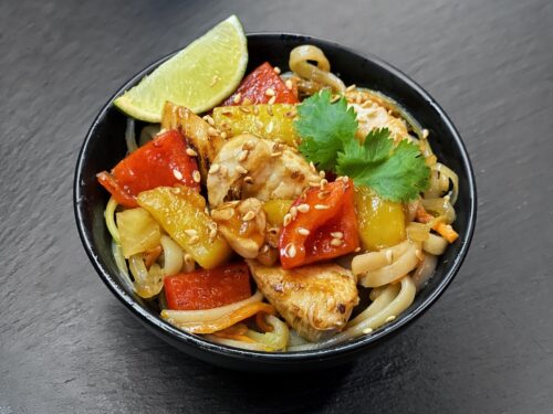 Удон с курицей и ананасом в кисло-сладком соусе в Харькове