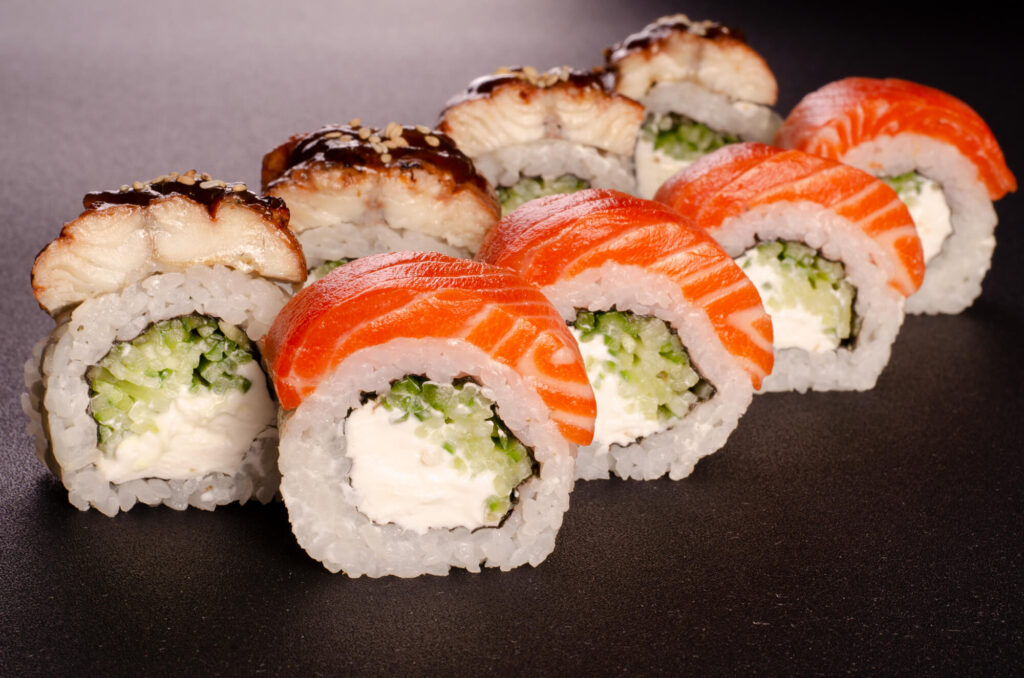 Рол Філадельфія мікс вугор та лосось у Харкові