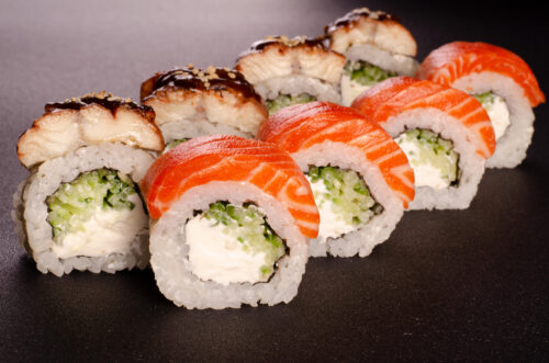 Ролл Филадельфия микс угорь и лосось в Харькове