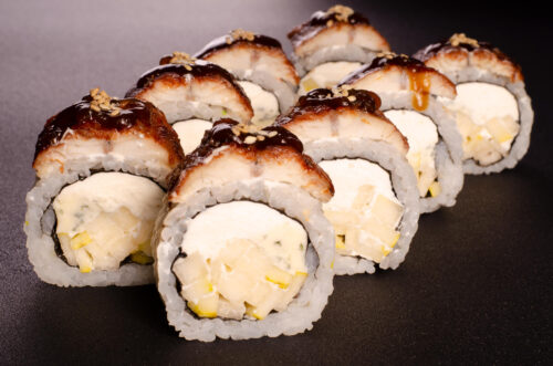 Ролл Філадельфія з вугром та грушею у Харкові