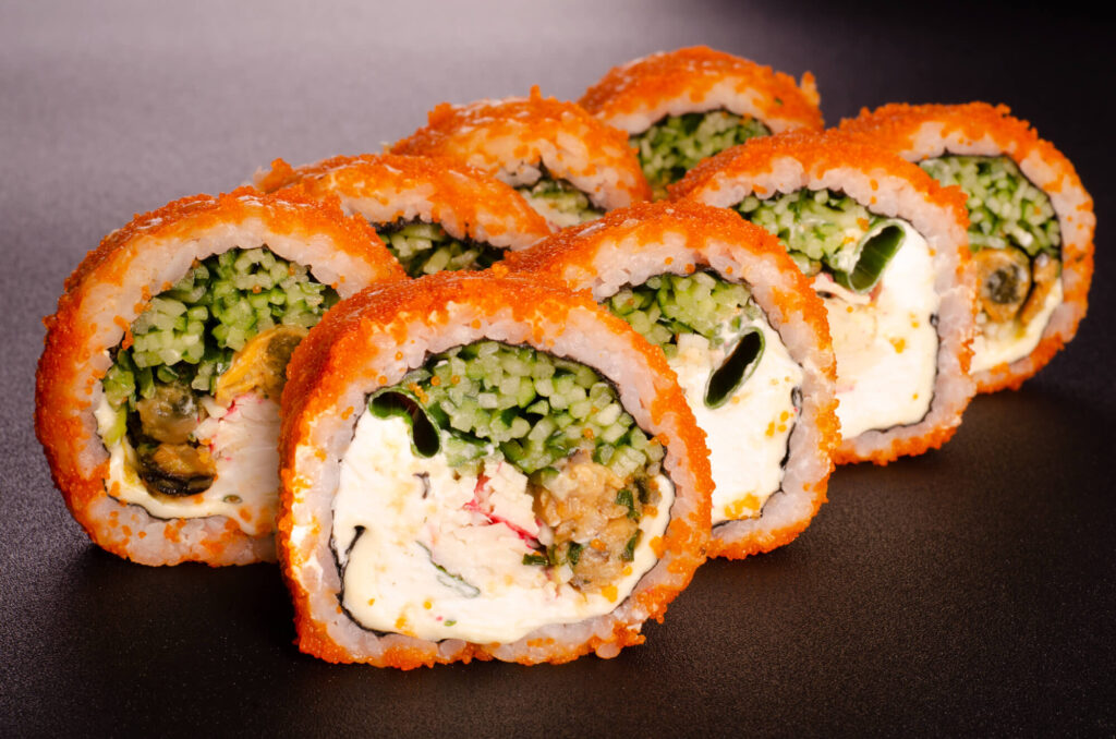 Рол Каліфорнія з мідіями та крабовим м'ясом у Харкові