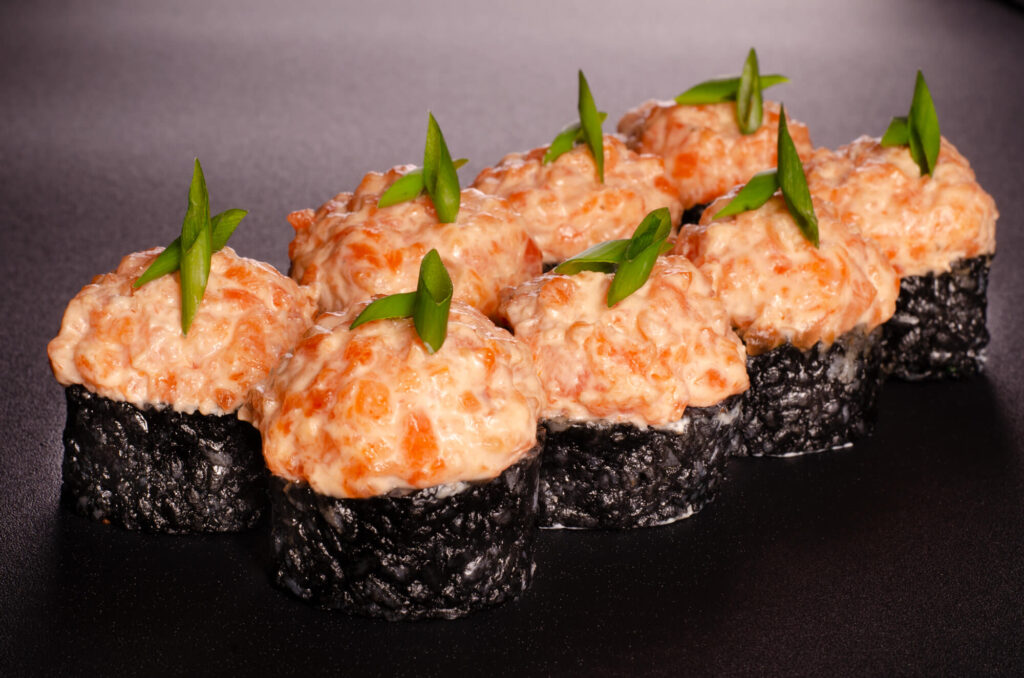 Рол Тартар із лососем у Харкові