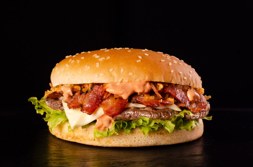 Бургер з беконом у Харкові