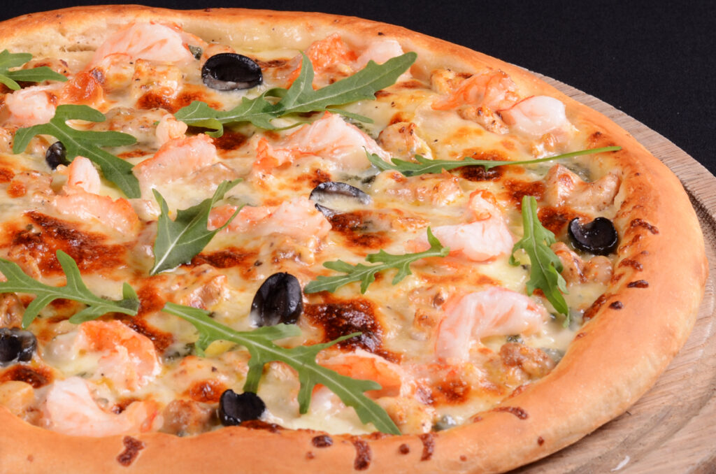 Піца З куркою та креветками у Харкові